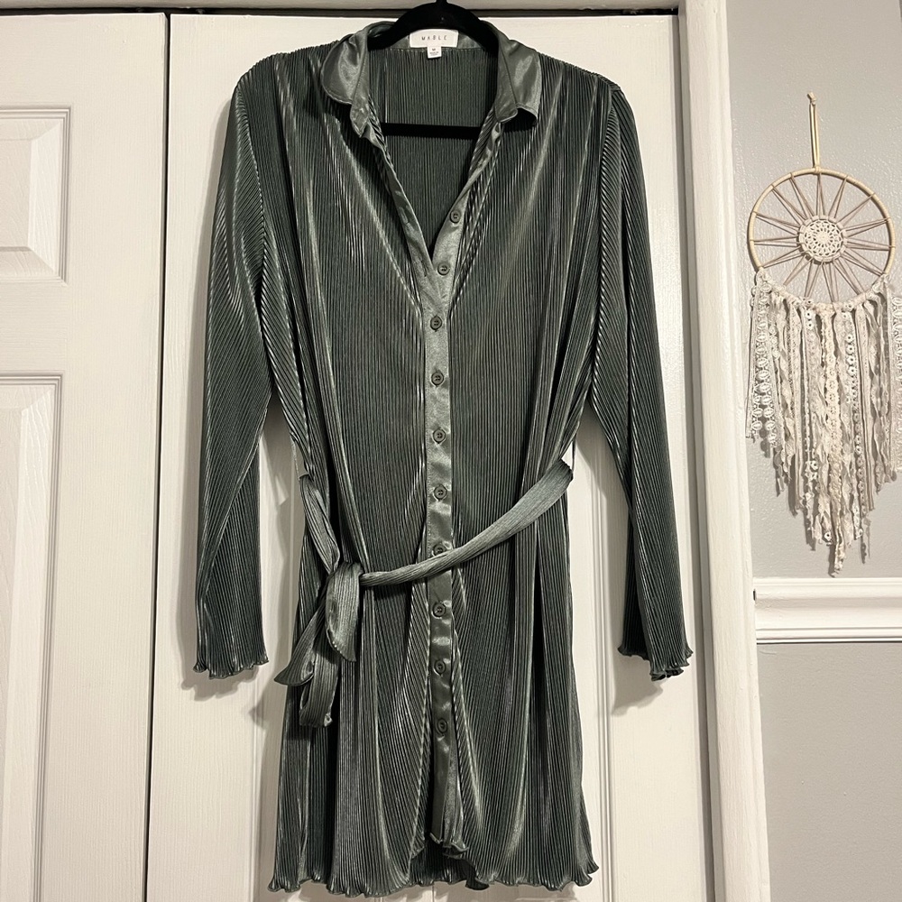 Mable Pleated Dress - Picture 2 of 6